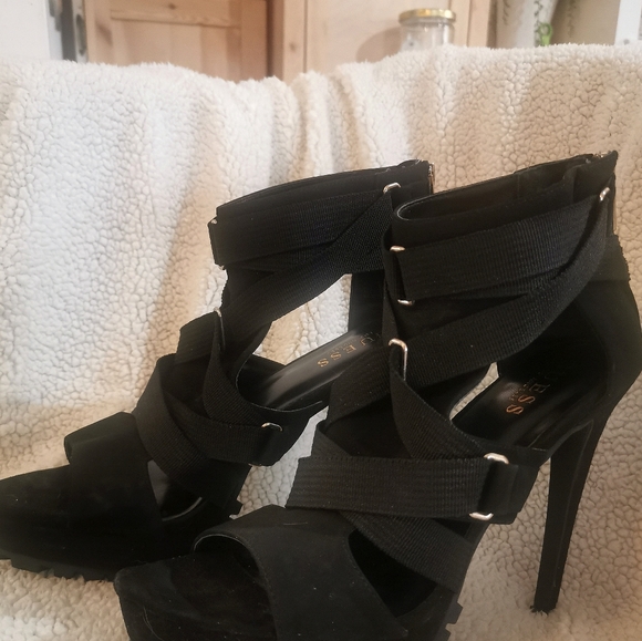 Guess stiletto sandals - Picture 3 of 6